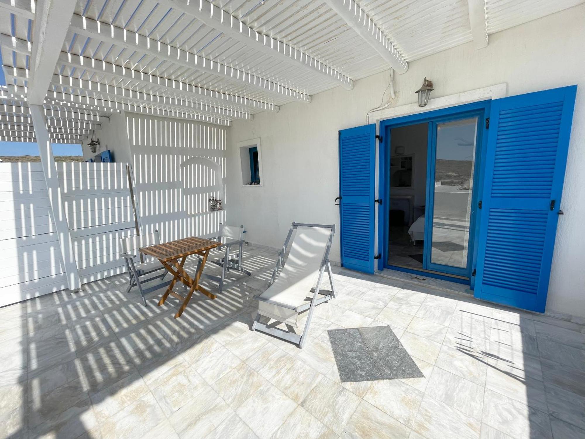 Argo-milos Adamantas (Milos)